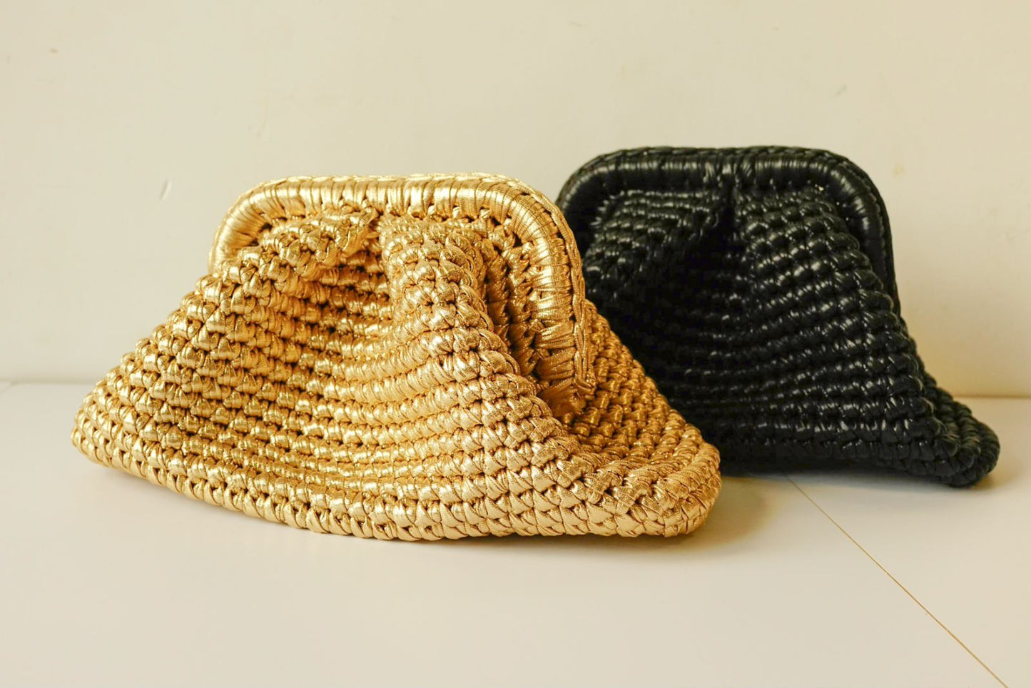 Cloud Crochet Clutch Bag black-Aunty