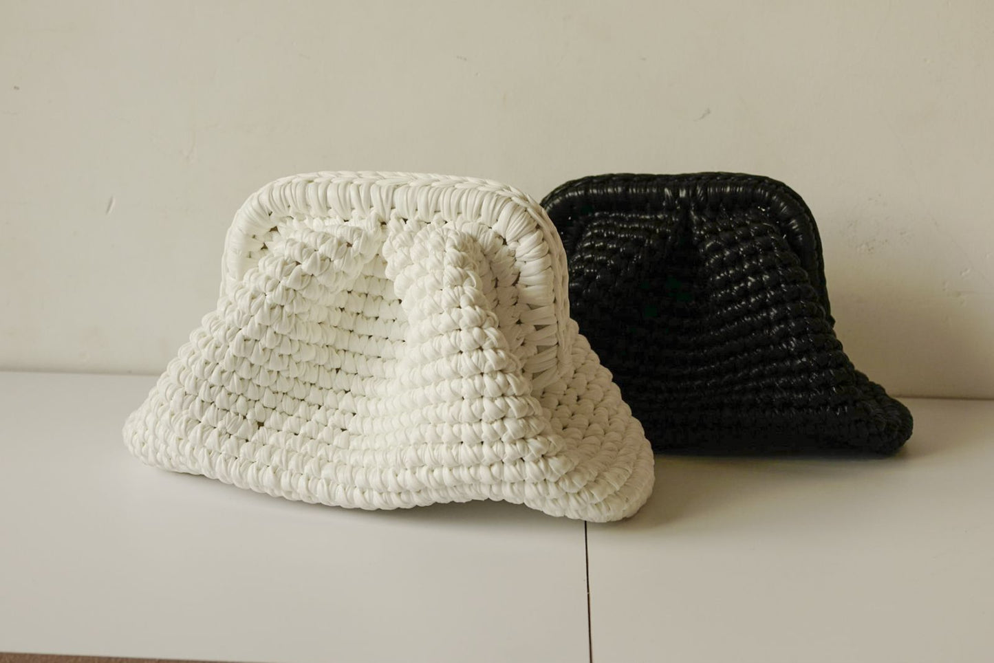 Pochette en crochet Cloud blanche-Aunty