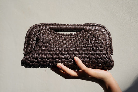 Handmade Woven Clutch Bag – High-Quality Retro Design in Vintage Brown | Aunty Woven