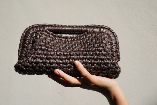 Handmade Woven Clutch Bag – High-Quality Retro Design in Vintage Brown | Aunty Woven