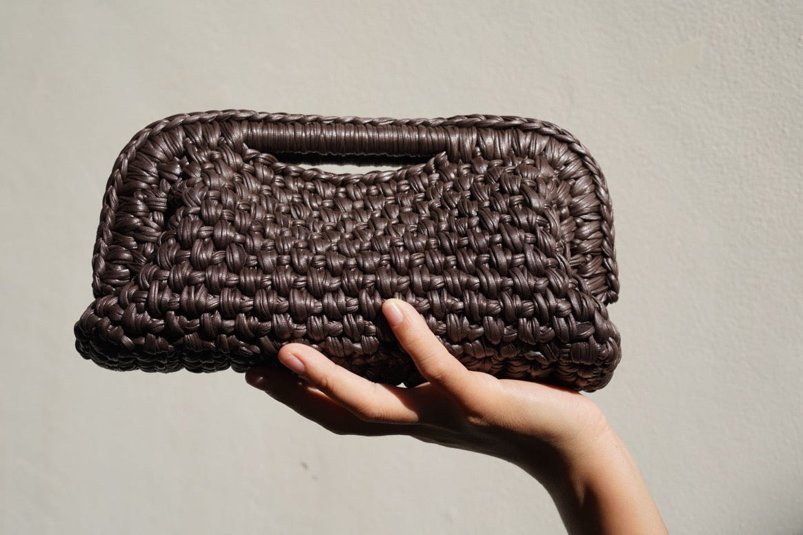 Handmade Woven Clutch Bag – High-Quality Retro Design in Vintage Brown | Aunty Woven