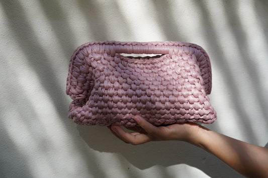 Handmade Woven Clutch Bag – High-Quality Retro Design in Vintage Pink | Aunty Woven