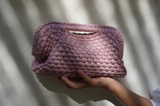 Handmade Woven Clutch Bag – High-Quality Retro Design in Vintage Pink | Aunty Woven