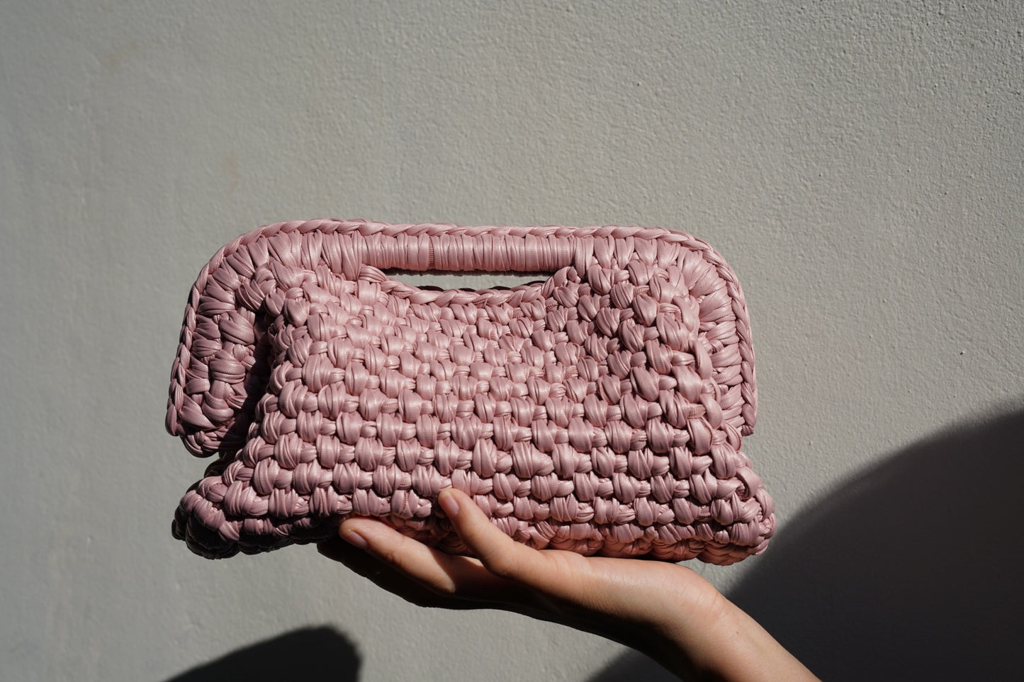 Handmade Woven Clutch Bag – High-Quality Retro Design in Vintage Pink | Aunty Woven