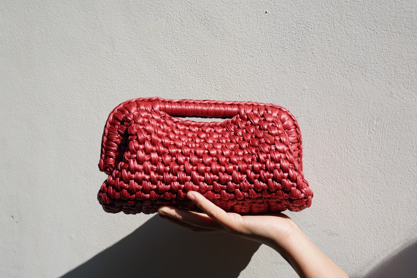 Handmade Woven Clutch Bag – High-Quality Retro Design in Vintage Red | Aunty Woven