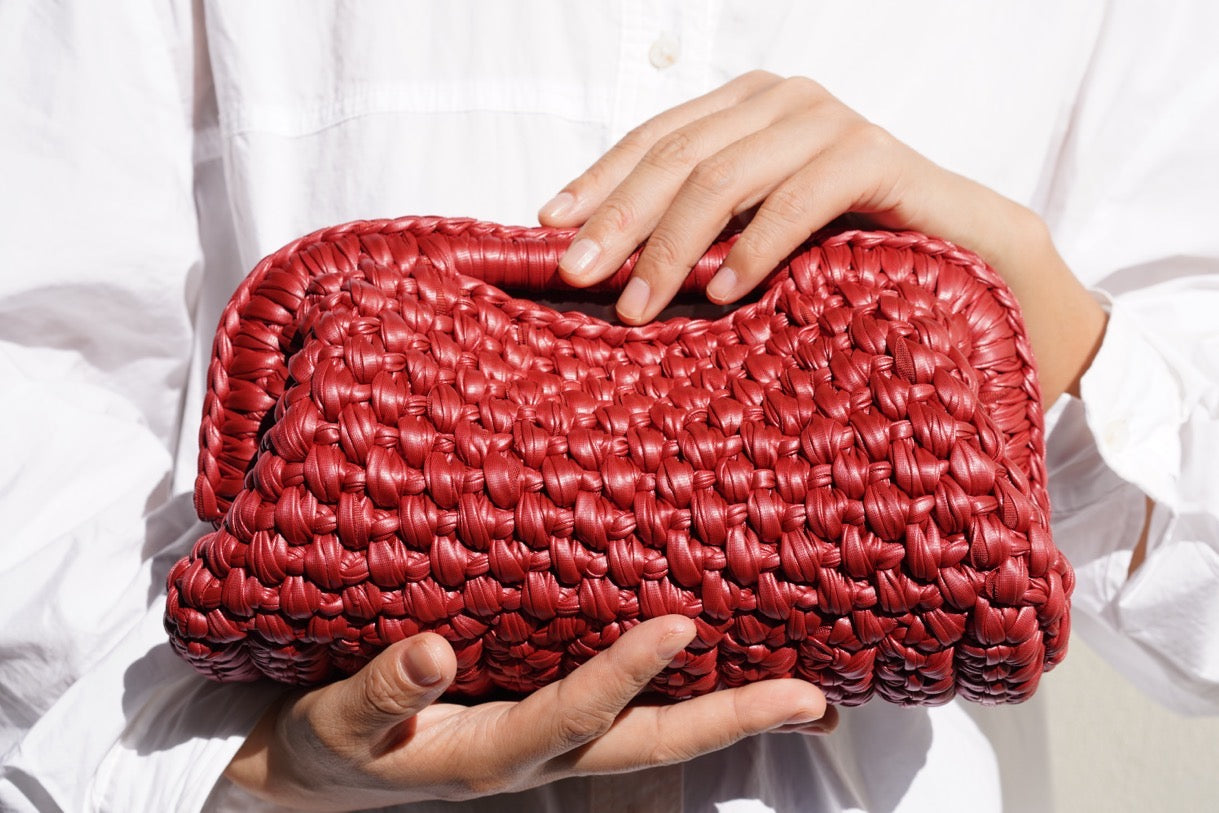 Handmade Woven Clutch Bag – High-Quality Retro Design in Vintage Red | Aunty Woven