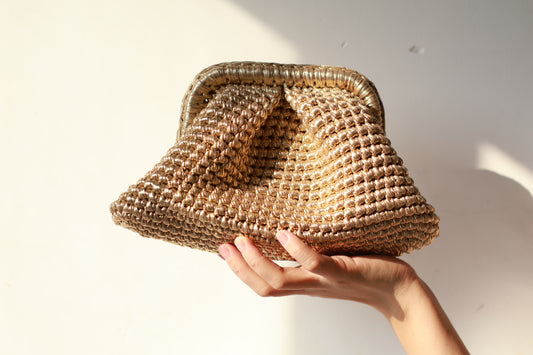 Cloud Crochet Clutch Bag gold-Aunty