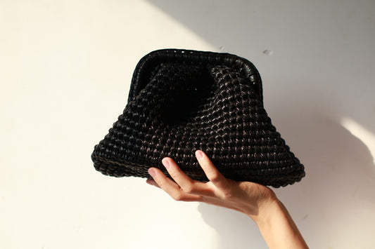 Pochette en crochet Cloud noire-Aunty